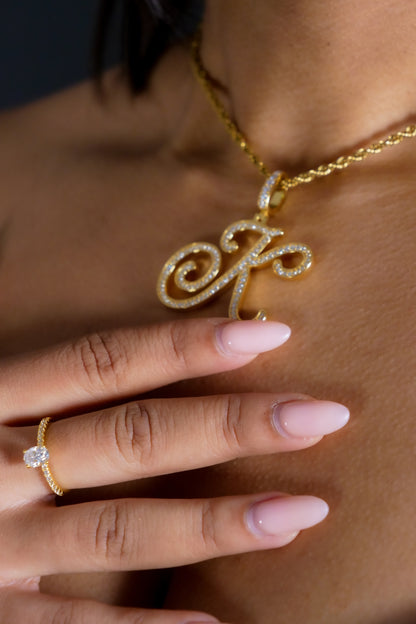 OVAL CUT RING
